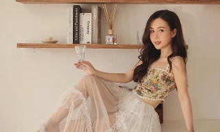 Nữ chính 'Phố trong làng' diện đồ gợi cảm thế nào mà gây liên tưởng tới Ngọc Trinh? 