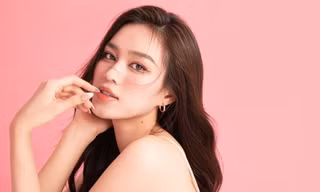 Gặp sự cố oái oăm vì trượt tay khi làm đẹp, Hoa hậu Đỗ Thị Hà lo lắng điều gì?