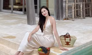 Loạt ảnh mới của Hoa hậu Đỗ Thị Hà trong chuyến đi biển gây trầm trồ