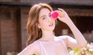 'Thót cả tim' với clip 'nóng' mới nhất của Ngọc Trinh, vận động nhẹ cũng đủ ngực 'trào' ra