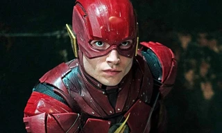 Vì sao phim riêng của siêu anh hùng Flash bị dời ngày chiếu tới nửa năm?