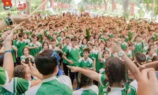 Trước thềm khai giảng, các trường THPT tưng bừng chào đón hội tân binh cực hoành tráng