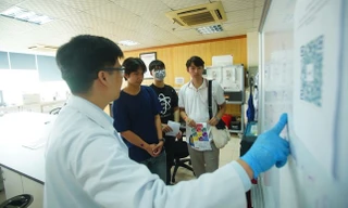 Khui "sít rịt" siêu hấp dẫn ở Ngày hội tuyển sinh khối các ngành Khoa học và Công nghệ