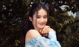 Hoa hậu Ý Nhi ôn lại kỷ niệm xưa bằng bức ảnh gì mà netizen muốn "xin vía"?