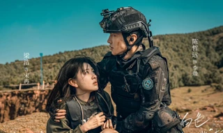 Cây Ô Liu Màu Trắng vừa lên sóng đã có cảnh sao chép Hậu Duệ Mặt Trời cực lộ