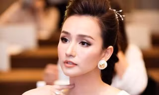 ‘Choáng’ với biệt thự xa hoa gần 50 tỷ đồng của nữ chính 'Chồng cũ, vợ cũ, người yêu cũ'