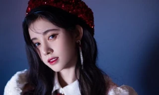 Vì sao “mỹ nữ 4000 năm” Cúc Tịnh Y thường xõa tóc che mặt và chụp góc nghiêng?