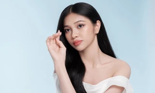 Mải khoe mái tóc dài hiếm thấy, Á hậu Minh Kiên vô tình để lộ vật thể lạ trên trang phục