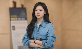 Queen Of Tears: Hong Hae In toàn dùng đồ hiệu, đã có món nào cháy hàng chưa?