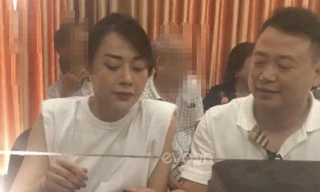 Phương Oanh có ẩn ý khi diện mốt từ 2 năm trước lên phường đăng ký kết hôn?