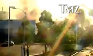 Khoảnh khắc xe chở Paul Walker nổ tung sau cú đâm