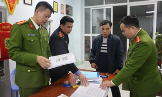 Cơ quan Công an khám xét nơi ở của Tới.