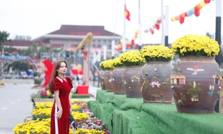 Đường hoa xuân tạo không gian đẹp phục vụ nhân dân đón Tết Nguyên Đán Ất Tỵ 2025. Ảnh: Nguyễn Thắng