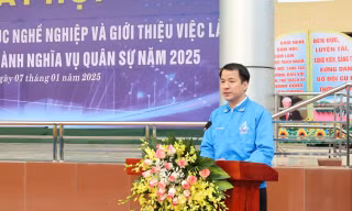 Bí thư Trung ương Đoàn Ngô Văn Cương phát biểu tại ngày hội.