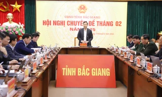 Chủ tịch UBND tỉnh Bắc Giang Nguyễn Việt Oanh chủ trì hội nghị chuyên đề tháng 2. Ảnh: Nguyễn Thắng