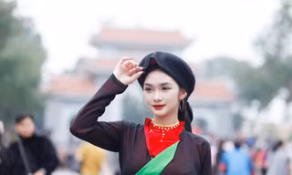 Một liền chị quan họ tham gia hội Lim. Ảnh: Nguyễn Thắng