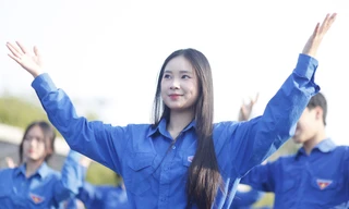 Học sinh các trường THPT tỉnh Bắc Ninh đồng loạt mặc áo Đoàn vào thứ Bảy. Ảnh: Nguyễn Thắng