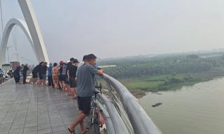 Tìm thấy thi thể nghi là nữ sinh nhảy cầu tự tử ở Bắc Ninh