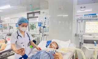 Bệnh viên Đa khoa tỉnh Bắc Giang điều trị bệnh nhân bị rắn cắn.