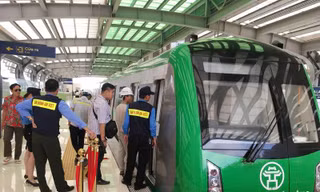 Giá vé lượt đường sắt Cát Linh - Hà Đông là 700 - 15.000 đồng