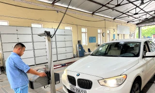 Nhiều xe ô tô trượt đăng kiểm, bị ‘quay đầu’ do dính phạt nguội