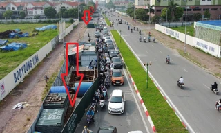 Nhà máy hoàn thành, nhưng hàng rào dự án nước thải Yên Xá vẫn gây tắc đường