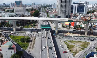 Dỡ rào chắn cho phương tiện được đi dưới gầm cầu Ngã Tư Vọng
