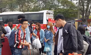 Hơn 160 phản ánh về chặt chém giá, giao thông dịp Tết Kỷ Hợi. Ảnh: Thanh Hiếu