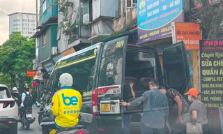 Nhan nhản 'bến xe lậu' trên đường Lê Duẩn