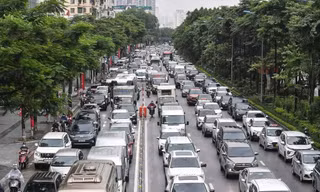 Điều chỉnh thời gian phân làn xe trên đường Phạm Văn Đồng 