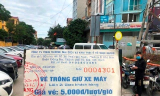 Bãi xe phục vụ khách đi tàu Cát Linh - Hà Đông 'chặt chém' giá