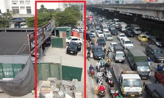 Cận cảnh vỉa hè đường Nguyễn Xiển bị chiếm dụng 'bền vững'