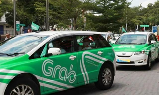 Theo dự thảo sửa đổi Nghị định 86, liên bộ đã thống nhất xe công nghệ phải lắp hộp đèn. Ảnh: Asiaone