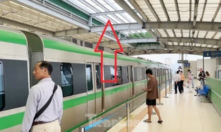 Bao giờ sửa xong mái nhà 'dột' ga tàu Yên Nghĩa?