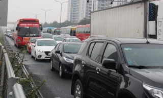 Ùn tắc các tuyến đường hướng về trung tâm Hà Nội