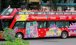 Hình ảnh xe buýt 2 tầng trong ngày đầu lăn bánh trở lại ở Hà Nội