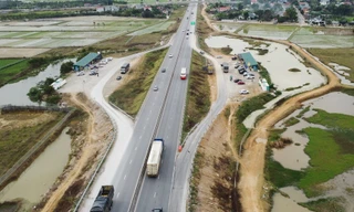 Cận cảnh ba trạm dừng nghỉ tạm trên cao tốc từ Hà Tĩnh ra Ninh Bình