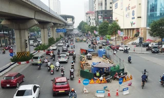 Lô cốt cũ 'đắp chiếu', lô cốt mới lại mọc trên đường Hà Nội