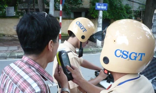 Liên ngành Hà Nội sẽ lập nhiều chốt "test" nhanh ma túy với tài xế tại các cửa ngõ. Ảnh: A.Trọng