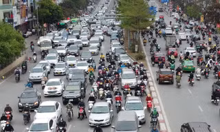 Các nút giao đường vành đai 2 Hà Nội liên tục ùn ứ