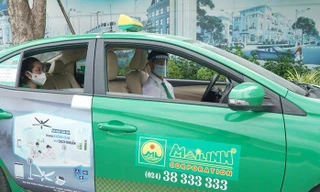 200 taxi Mai Lịnh hỗ trợ người dân Hà Nội đi lại hoạt động trên đường.