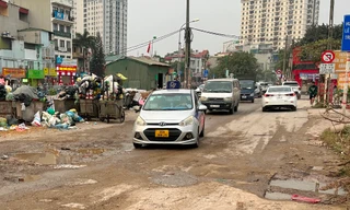 Mặt đường 'dị dạng' trên phố Nguyễn Cảnh Dị