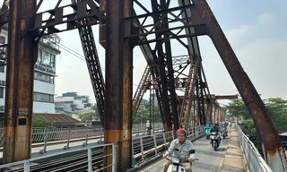 Chuyên gia Pháp lại sang tìm giải pháp đảm bảo an toàn cho cầu Long Biên