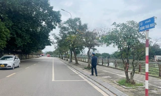 Liên ngành đến kiểm tra, bãi xe chặt chém ở Phủ Tây Hồ 'bỗng dưng' sạch bóng phương tiện