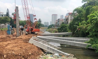 Ngổn ngang công trường kênh xả lũ phía Tây Hà Nội