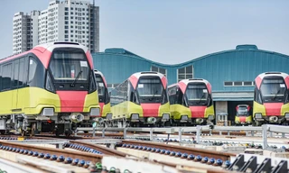 Cận cảnh siêu dự án metro Hà Nội lỡ hẹn 13 lần, tàu vẫn xếp kho