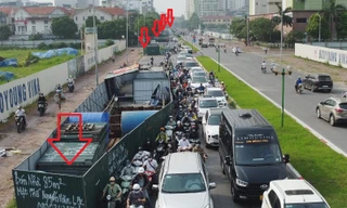 Nhiều “lô cốt” dự án nước thải vắng công nhân, gây tắc đường