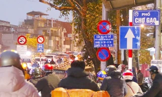 Hà Nội tiếp tục kéo dài thời gian cấm xe trên 16 chỗ vào phố cổ