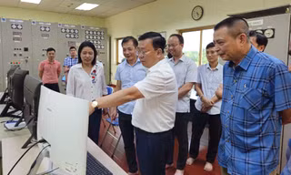 Hà Nội kiểm tra phòng chống ngập và thông báo ‘nóng’ về bão số 3 