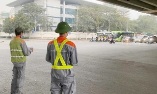 Cận cảnh nút giao đang được đếm xe để tổ chức lại giao thông